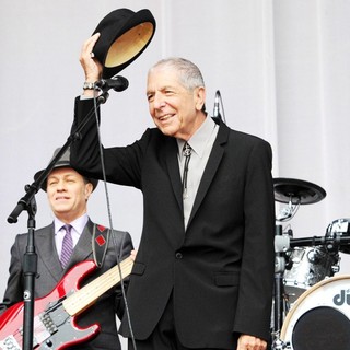 Leonard Cohen in Leonard Cohen Performs for A Live Audience