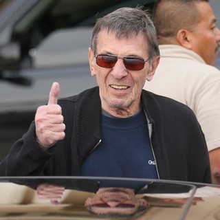 Leonard Nimoy Leaving Barneys New York - leonard-nimoy-leaving-barneys-new-york-02