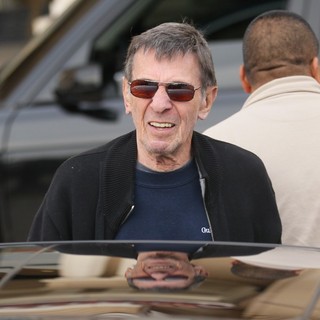 Leonard Nimoy Leaving Barneys New York - leonard-nimoy-leaving-barneys-new-york-03