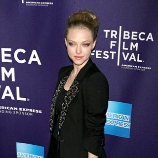 Amanda Seyfried in 9th Annual Tribeca Film Festival - Premiere of 'Letters to Juliet' - Arrivals