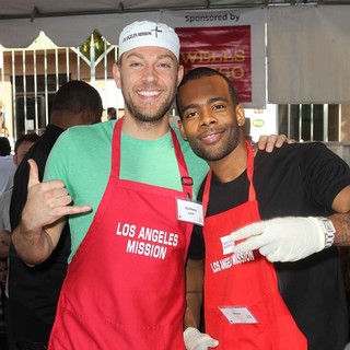 Zachary Levi, Mario in The Los Angeles Mission's Thanksgiving for Skid Row Homeless
