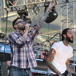 Adam Levine, Travis McCoy in 102.7 KIIS FM's Wango Tango 2012 - Show