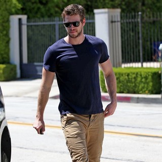 Liam Hemsworth in Liam Hemsworth Leaves The Gym