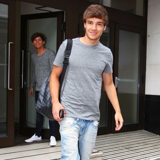 Louis Tomlinson, Liam Payne, One Direction in Liam Payne Leaving The Sony Music Offices