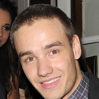 Liam Payne, One Direction in Liam Payne Performs Magic Tricks with Some Friends
