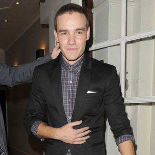 Liam Payne, One Direction in Liam Payne Performs Magic Tricks with Some Friends