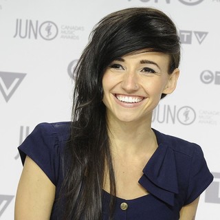 LIGHTS in 2012 JUNO Awards - Arrivals