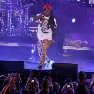 Lil Wayne in Escape to Total Rewards Los Angeles - Performances
