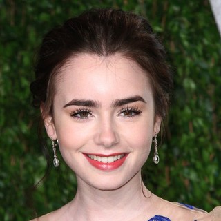 Lily Collins in 2012 Vanity Fair Oscar Party - Arrivals