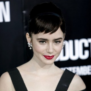 Lily Collins in The Premiere of Abduction - Arrivals