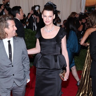 Linda Evangelista in Schiaparelli and Prada Impossible Conversations Costume Institute Gala