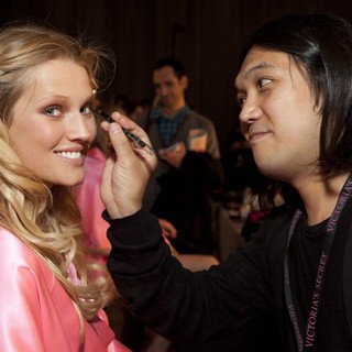 Lindsay Ellingson in 2012 Victoria's Secret Fashion Show - Backstage
