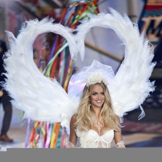 Lindsay Ellingson in The 2012 Victoria's Secret Fashion Show - Inside