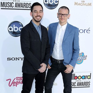 Mike Shinoda, Chester Bennington, Linkin Park in 2012 Billboard Music Awards - Arrivals