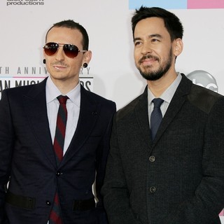 Chester Bennington, Mike Shinoda, Linkin Park in The 40th Anniversary American Music Awards - Arrivals