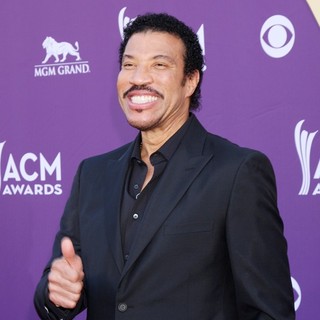 2012 ACM Awards - Arrivals