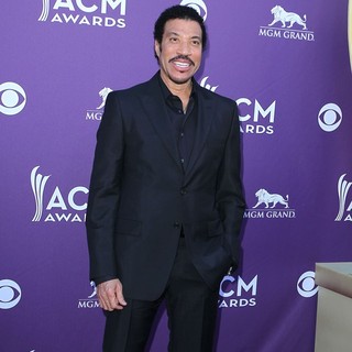 Lionel Richie in 2012 ACM Awards - Arrivals