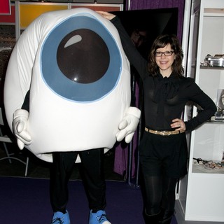 Lisa Loeb Makes An Appearance for Classique Eyewear at Vision Expo East - lisa-loeb-classique-eyewear-02