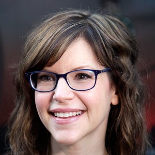 Lisa Loeb in Fright Night Los Angeles Screening - Red Carpet - lisa-loeb-screening-fright-night-01