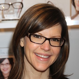 Lisa Loeb in Vision Expo West 2011 - lisa-loeb-vision-expo-west-2011-01