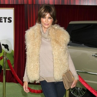 Lisa Rinna in The Premiere of Walt Disney Pictures' The Muppets - Arrivals