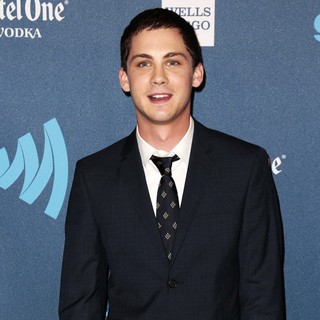 Logan Lerman in 24th Annual GLAAD Media Awards - Arrivals - logan-lerman-24th-annual-glaad-media-awards-02