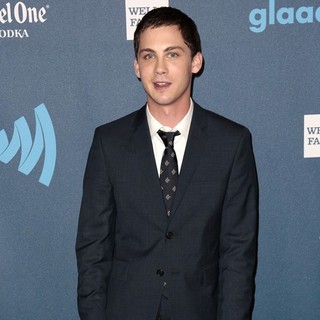 Logan Lerman in 24th Annual GLAAD Media Awards - Arrivals - logan-lerman-24th-annual-glaad-media-awards-03