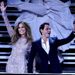 Jennifer Lopez, Marc Anthony in Q Viva Show