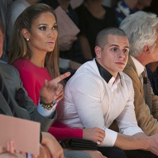 Valentino Garavani, Jennifer Lopez, Casper Smart in Paris Fashion Week Spring-Summer 2013 - Valentino - Front Row