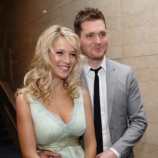 Luisana Lopilato in The Nordoff Robbins O2 Silver Clef Awards - lopilato-buble-nordoff-robbins-o2-silver-clef-awards-01