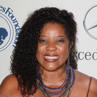 Loretta Devine in 26th Anniversary Carousel of Hope Ball - Presented by Mercedes-Benz - Arrivals