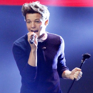 Louis Tomlinson, One Direction in One Direction Perform Live on Sweden's X Factor