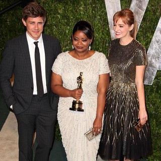 Chris Lowell, Octavia Spencer, Ahna O'Reilly in 2012 Vanity Fair Oscar Party - Arrivals
