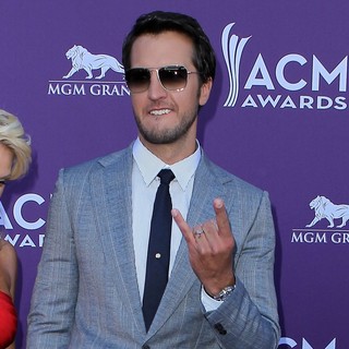 Luke Bryan in 2012 ACM Awards - Arrivals