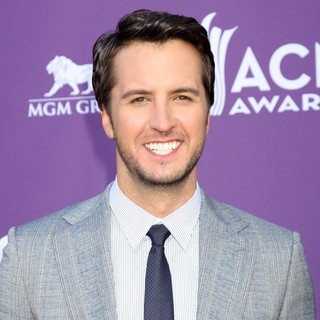 Luke Bryan in 2012 ACM Awards - Arrivals