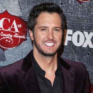 Luke Bryan in 2012 American Country Awards - Arrivals