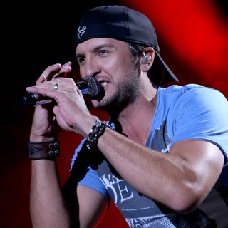 Luke Bryan in The 2013 CMA Music Festival - Day 1 - luke-bryan-2013-cma-music-festival-05