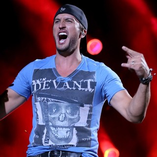 Luke Bryan in The 2013 CMA Music Festival - Day 1 - luke-bryan-2013-cma-music-festival-06