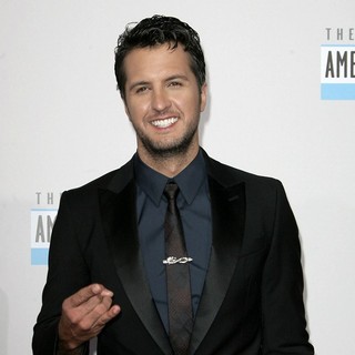 Luke Bryan in The 40th Anniversary American Music Awards - Arrivals