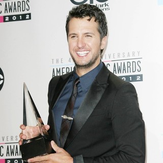 Luke Bryan in The 40th Anniversary American Music Awards - Press Room