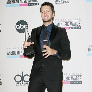 Luke Bryan in The 40th Anniversary American Music Awards - Press Room