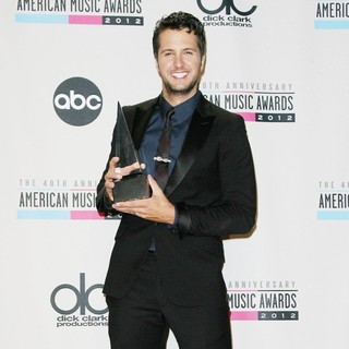 Luke Bryan in The 40th Anniversary American Music Awards - Press Room