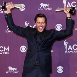 Luke Bryan in 48th Annual ACM Awards - Press Room