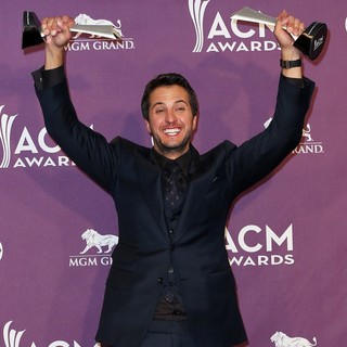 Luke Bryan in 48th Annual ACM Awards - Press Room