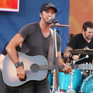 Luke Bryan in Luke Bryan Performs Live as Part of Good Morning America's Summer Concert Series