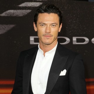 Luke Evans in Los Angeles Premiere of Fast and Furious 6 - luke-evans-la-premiere-fast-and-furious-6-03