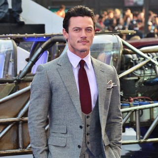 Luke Evans in World Premiere of Fast and Furious 6 - Arrivals - luke-evans-uk-premiere-fast-and-furious-6-07