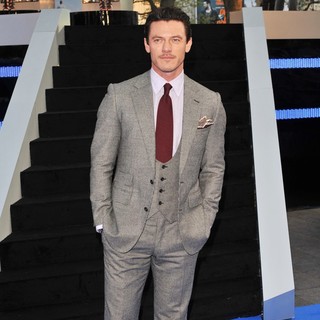 Luke Evans in World Premiere of Fast and Furious 6 - Arrivals - luke-evans-uk-premiere-fast-and-furious-6-08