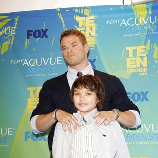 Kellan Lutz, Tanner Lutz in 2011 Teen Choice Awards