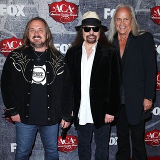 Lynyrd Skynyrd in 2012 American Country Awards - Arrivals - lynyrd-skynyrd-2012-american-country-awards-02
